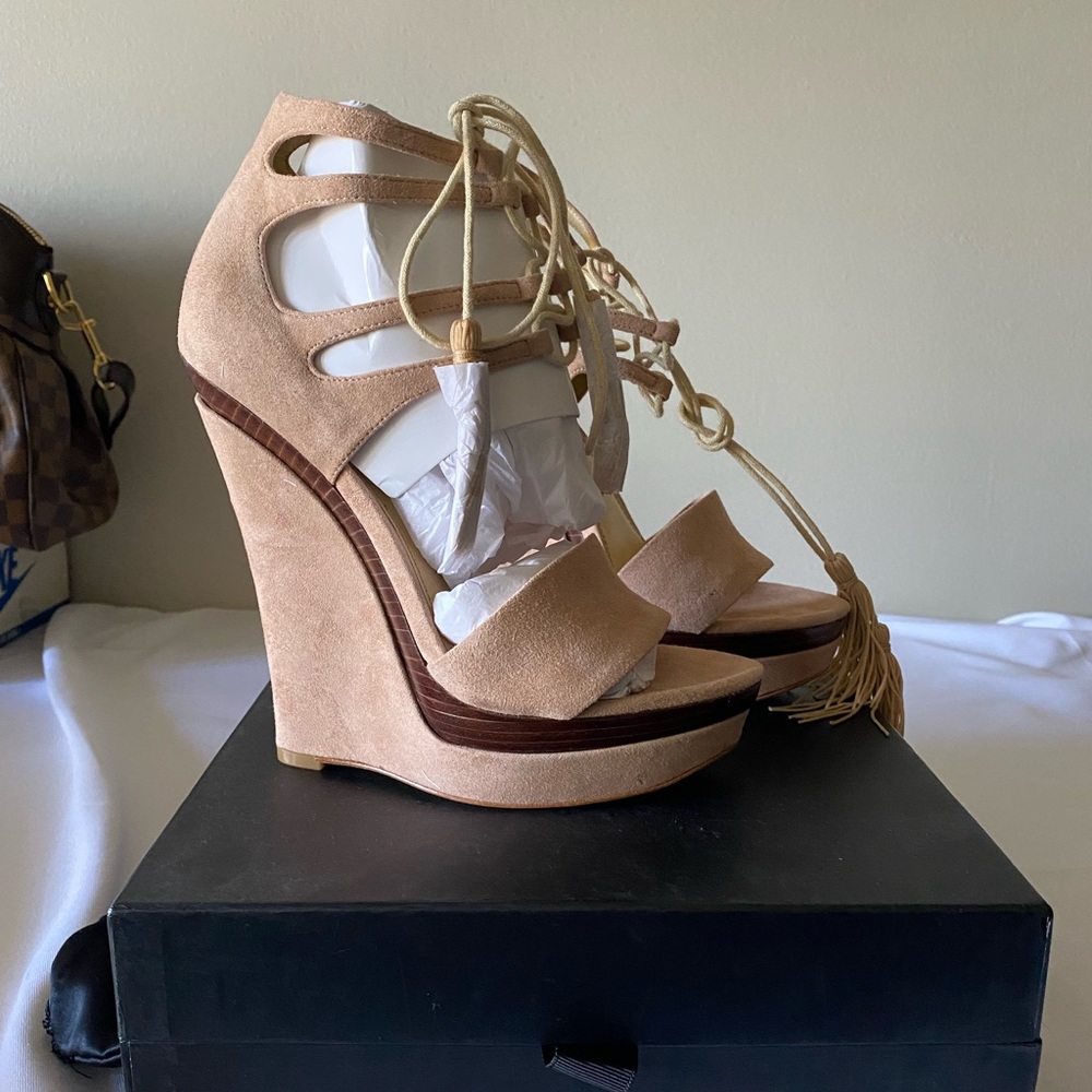 ✨like new!✨ Rachel Zoe Blush Kayne Kidsuede Wedges